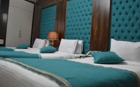 سوئیت رویال (سه نفره) (اقامت با صبحانه)