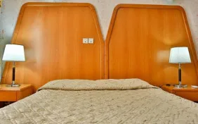 دوتخته دبل رو به دریا (اقامت با صبحانه)