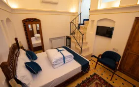 اتاق دوبلکس شاخه شکسته ( دوتخته و کف خواب ) (اقامت با صبحانه)