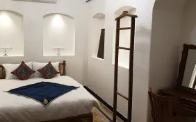 اتاق دو تخته کنج(همکف) (اقامت با صبحانه)