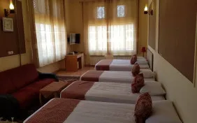 سوئیت شش نفره (اقامت با صبحانه)