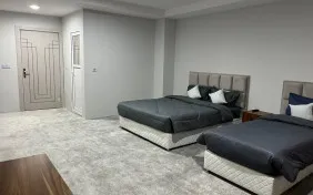 اتاق سه تخته رو به پاسیو (اقامت باصبحانه)