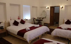 اتاق شاه نشین چهارتخته (اقامت با صبحانه)