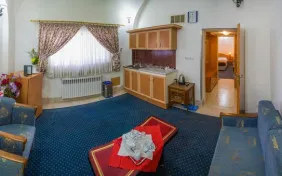 سوئیت چهار نفره (اقامت با صبحانه)