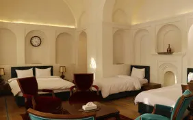 اتاق چهار تخته شاهنشین (اقامت با صبحانه)