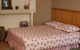 اتاق سه نفره ولش ( 1 تخت دبل و 1 کف خواب )