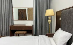 سوئیت دوخوابه برای یک نفر (اقامت با صبحانه)