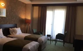 اتاق سه تخته VIP (اقامت باصبحانه)