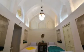 اتاق چهار تخته شاه عباسی (اقامت با صبحانه)