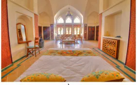 اتاق شاه نشین برای دو نفر (اقامت با صبحانه)