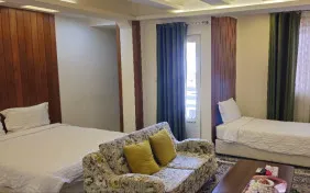 سوئیت سه نفره (اقامت با صبحانه)