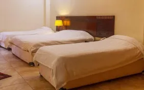 اتاق چهار تخته هتلی (اقامت با صبحانه)