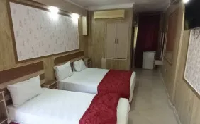 اتاق سه تخته (اقامت با صبحانه)