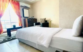 سوئیت یک خوابه سه نفره دریا (اقامت با صبحانه)