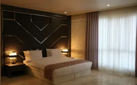 سوئیت دو نفره دیاکو (اقامت با صبحانه)