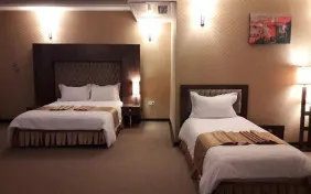 اتاق سه تخته (اقامت با صبحانه)