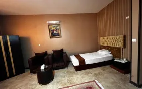 اتاق یک تخته (اقامت با صبحانه)