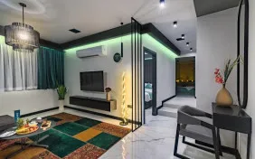 سوئیت رویال یکخوابه سه نفره ( تخت دبل + کاناپه ) (اقامت با صبحانه)