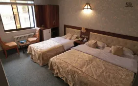 اتاق سه تخته بدون تراس (اقامت با صبحانه)