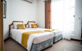 آپارتمان دوخوابه چهارتخته بلوک A (اقامت صبحانه)