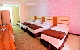 اتاق چهار تخته B (اقامت با صبحانه)