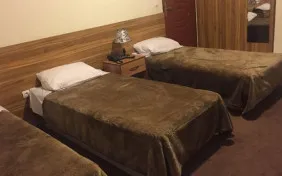 اتاق سه تخته (اقامت با صبحانه)