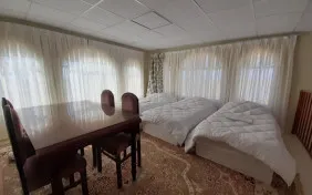 سوئیت چهار نفره (اقامت بدون صبحانه)