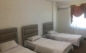 اتاق سه تخته سینگل درجه 1 (اقامت با صبحانه)