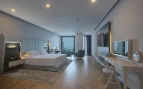 اتاق دوتخته دبل کامفورت ویو دریاطبقات 9 تا 18 (اقامت باصبحانه)