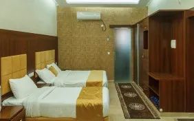 سوئیت یک خوابه پنج تخته (اقامت با صبحانه)