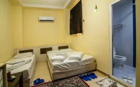 اتاق سه تخته (اقامت با صبحانه)