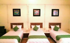 اتاق سه تخته (اقامت با صبحانه)