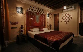 اتاق سنتي ويژه سه تخته (کندوره) (اقامت با صبحانه)