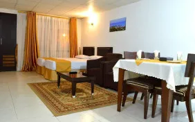 سوئیت یک خوابه ویلایی پنج تخته (اقامت با صبحانه)