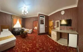 اتاق دو تخته توئین هتلی (اقامت با صبحانه)