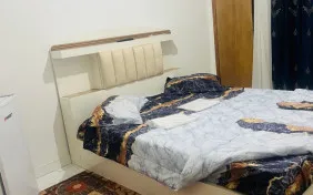 اتاق یک تخته ( فاقد سرویس بهداشتی اختصاصی ) (اقامت بدون صبحانه)