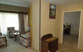 سوئیت ویژه سه نفره (اقامت با صبحانه)