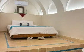 اتاق دو تخته دبل لاله ( فاقد سرویس بهداشتی ) (اقامت با صبحانه)