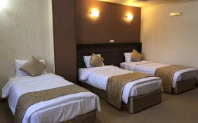 اتاق سه تخته (اقامت با صبحانه)