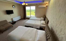 آپارتمان دو خوابه چهار نفره رویال (اقامت با صبحانه)