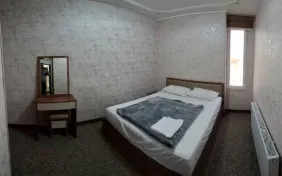 اتاق سه تخته (اقامت با صبحانه)