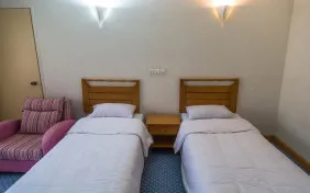 اتاق هفت تخته (اقامت با صبحانه)