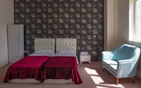 اتاق یک تخته (اقامت با صبحانه)