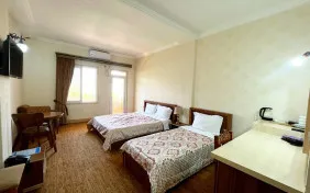 اتاق دو تخته رو به کوهستان (اقامت با صبحانه)