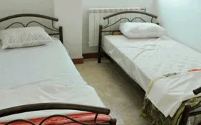 اتاق دو تخته بالکن دار رو به جنگل (اقامت با صبحانه)