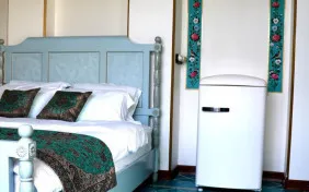 اتاق دو تخته فیروزه (اقامت با صبحانه)