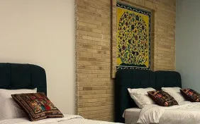 اتاق سه تخته سوگل (اقامت با صبحانه)