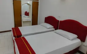 اتاق پنج تخته (اقامت با صبحانه)