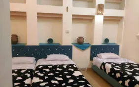 اتاق سه تخته (اقامت با صبحانه)