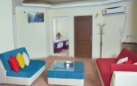 سوئیت یکخوابه پنج نفره (اقامت)